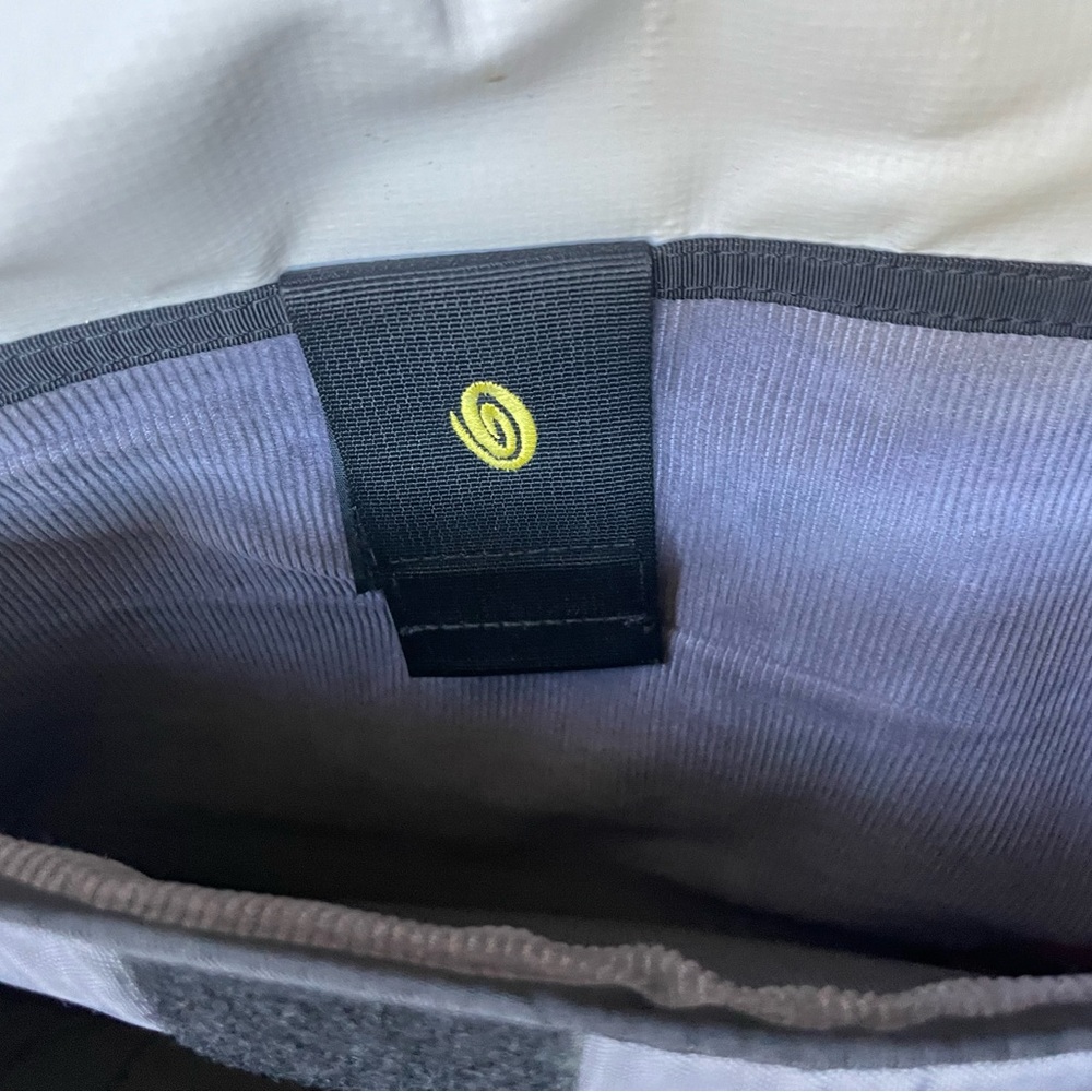 TIMBUK2 LARGE LAPTOP BAG 18x12 note: missing shoulder strap . - Picture 4 of 8